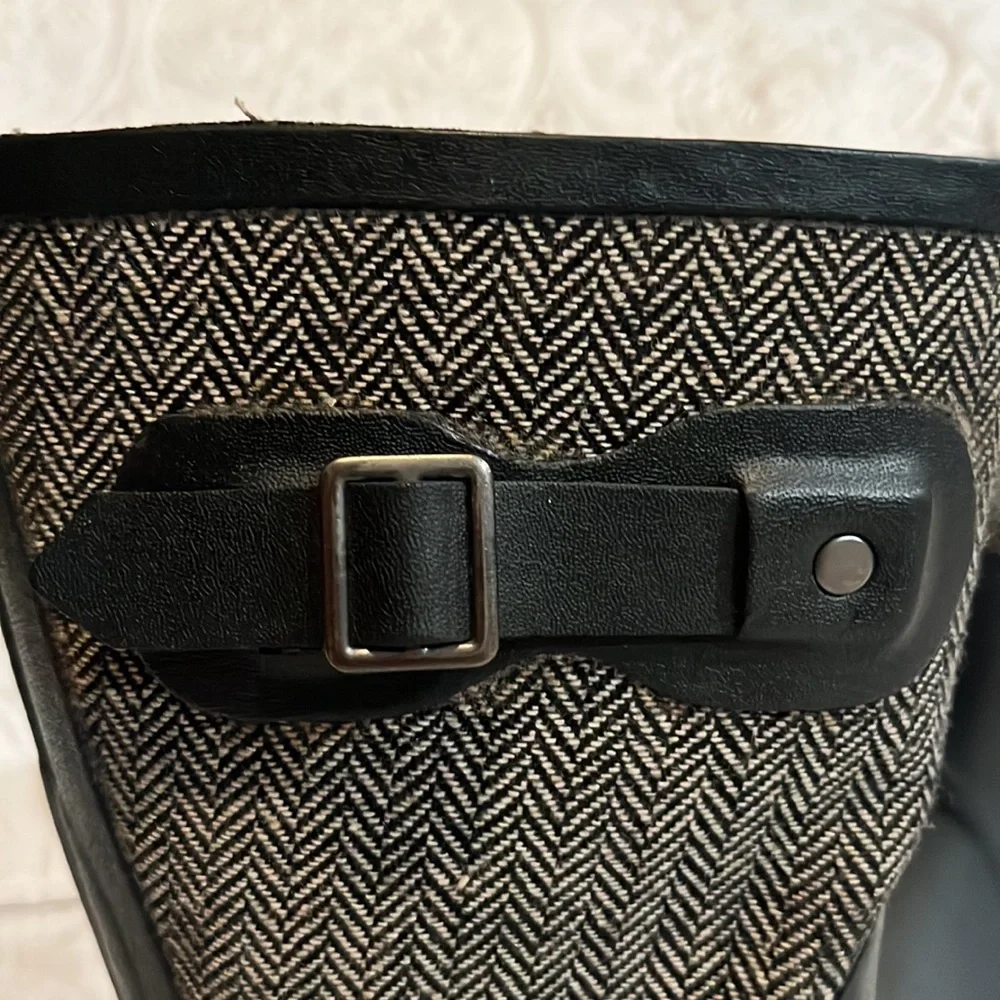 Chooka‎ boots, size 6